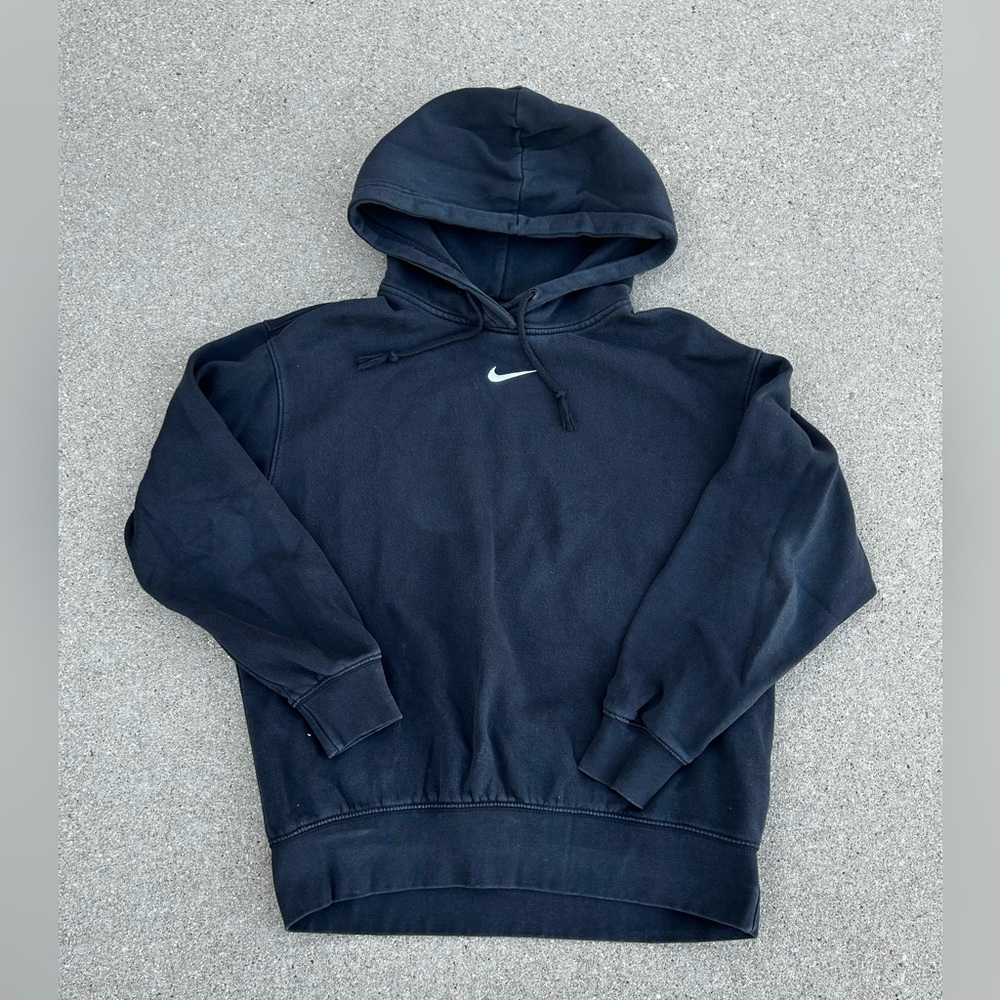 Women’s black center swoosh Nike hoodie